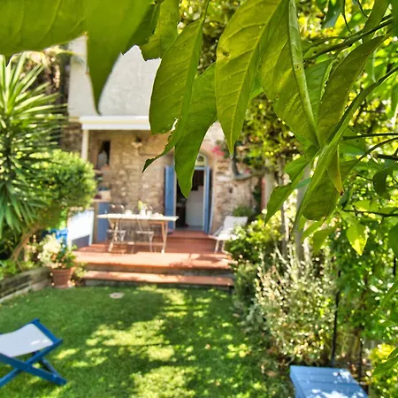 La Casa Nel Castello E Il Giardino Segreto *
