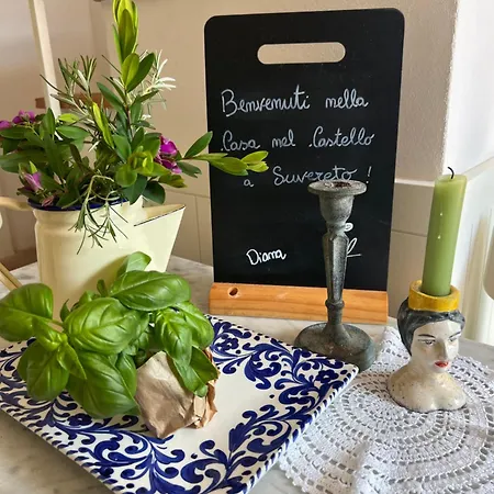 La Casa Nel Castello E Il Giardino Segreto Suvereto
