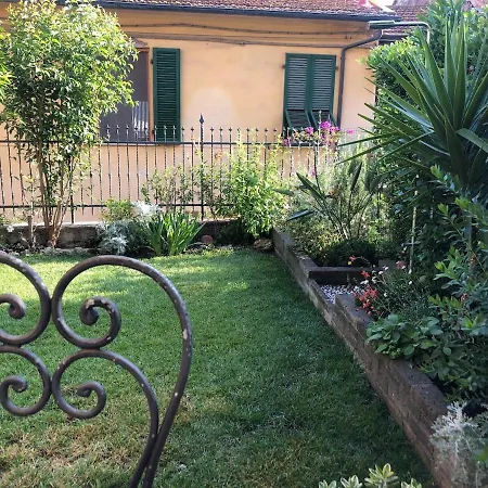 Holiday home La Casa Nel Castello E Il Giardino Segreto *
