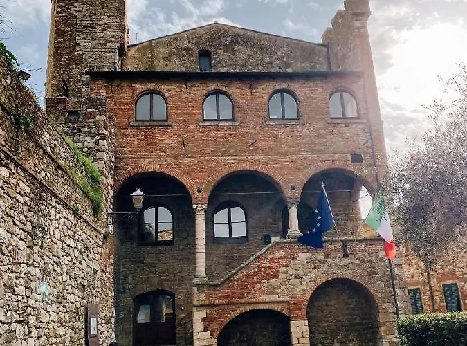 別荘 La Casa Nel Castello E Il Giardino Segreto スヴェレート