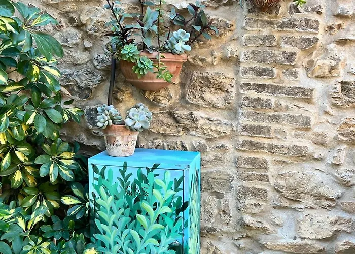 La Casa Nel Castello E Il Giardino Segreto * スヴェレート