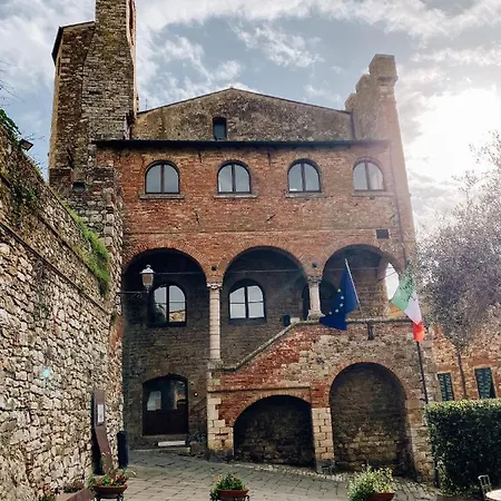 Ferienhaus La Casa Nel Castello E Il Giardino Segreto Suvereto