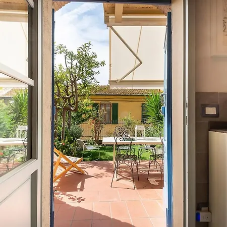 La Casa Nel Castello E Il Giardino Segreto *